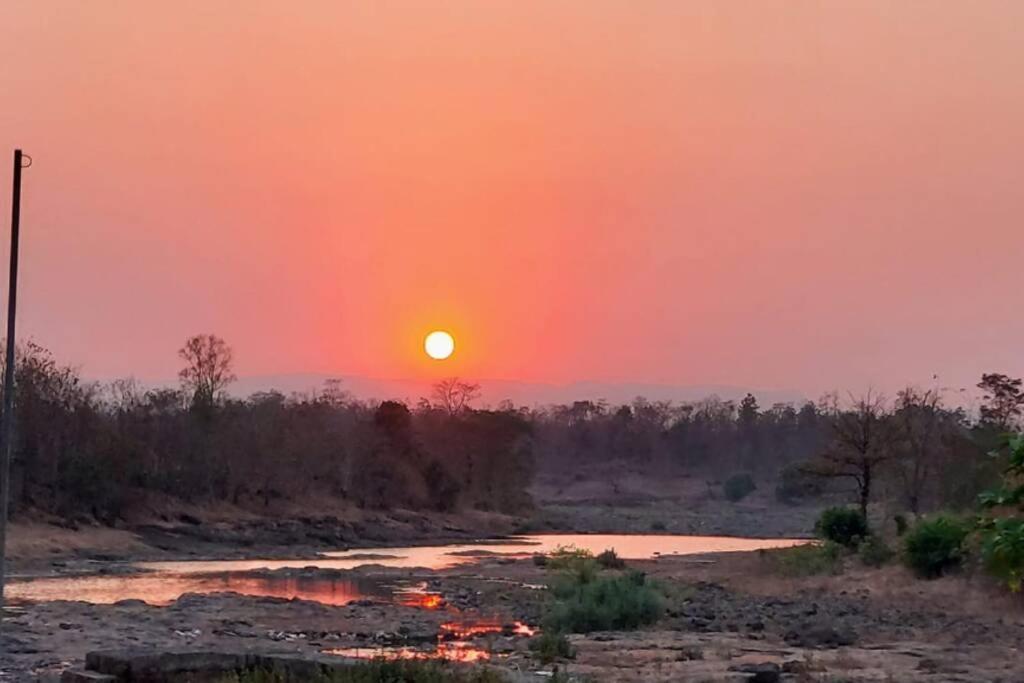 Karjat Villa  Exteriör bild