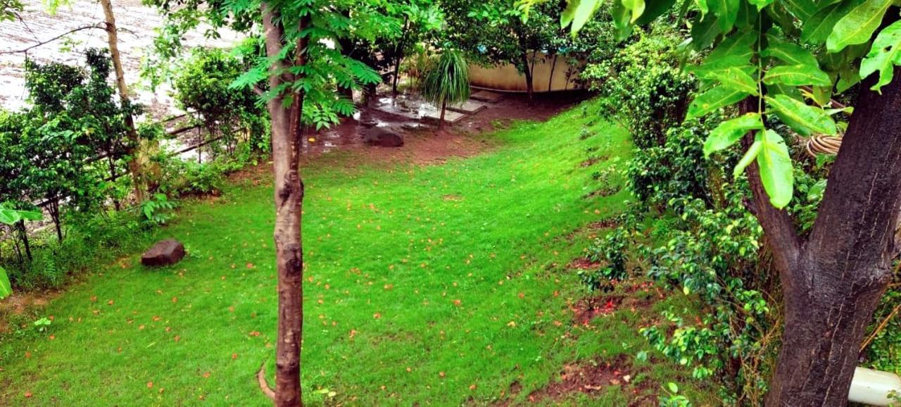 Karjat Villa  Exteriör bild