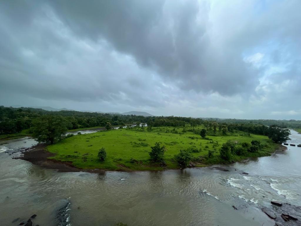 Karjat Villa  Exteriör bild