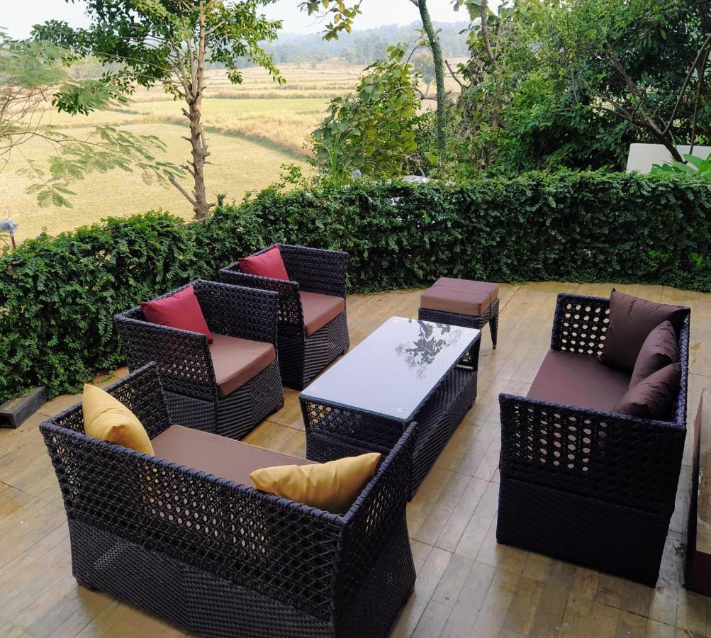 Karjat Villa  Exteriör bild