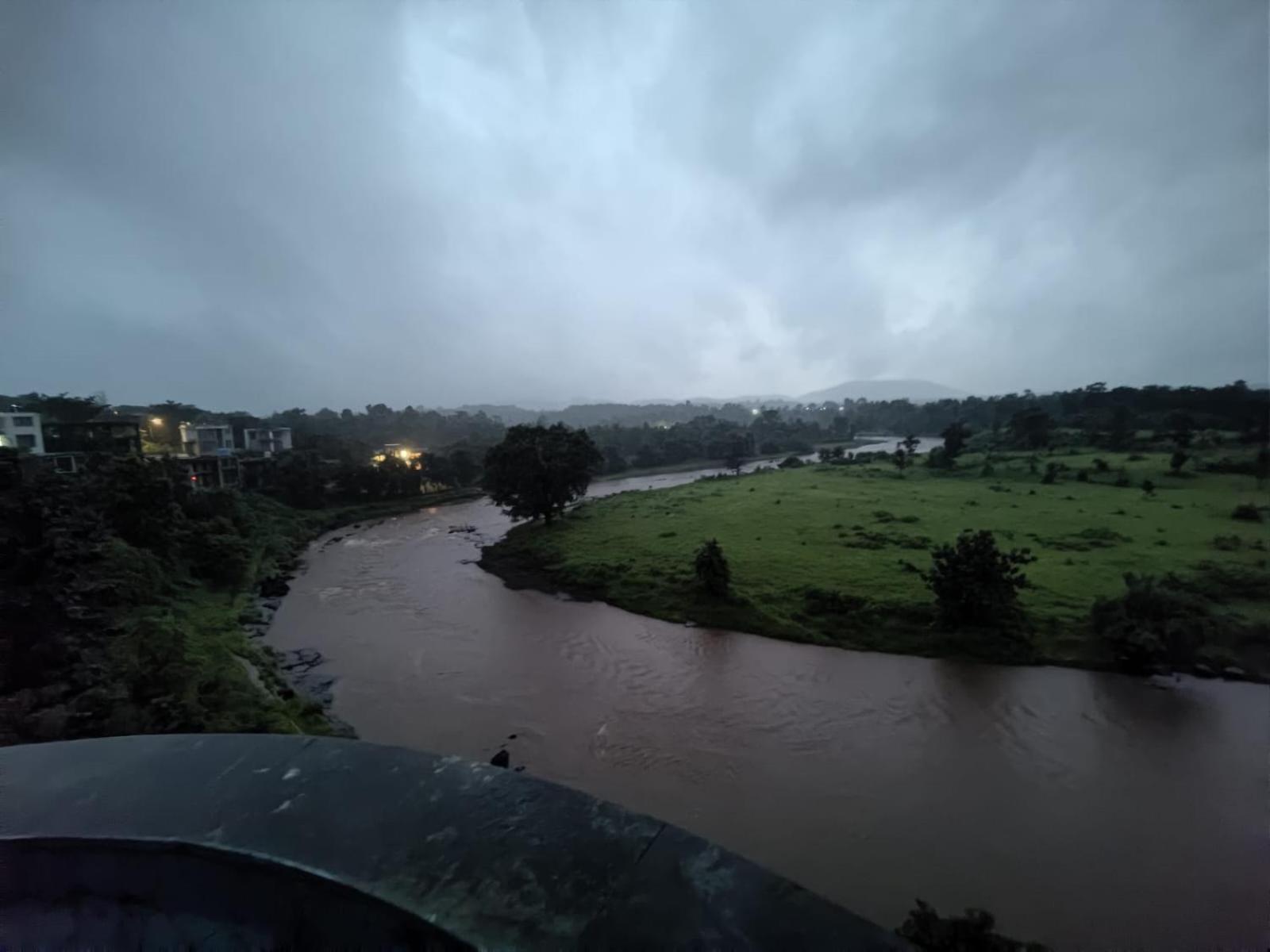 Karjat Villa  Exteriör bild